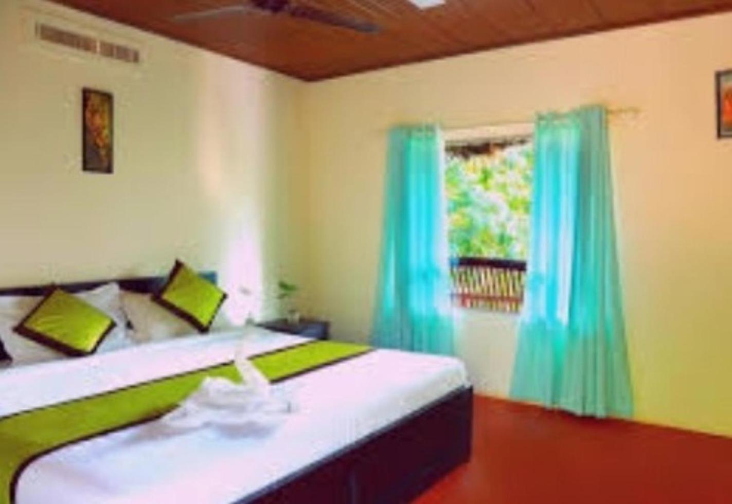 Koomankolly Resort Thirunelly Extérieur photo
