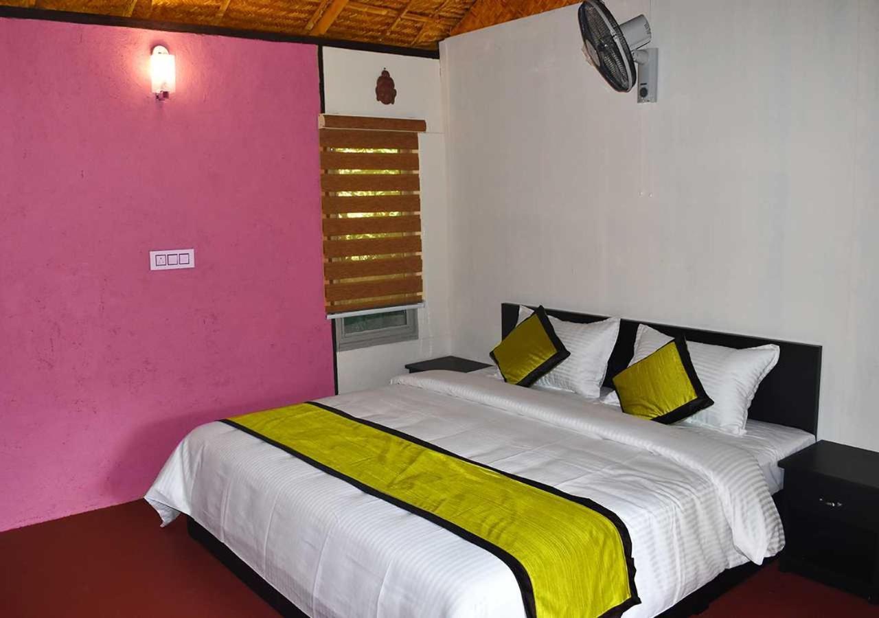 Koomankolly Resort Thirunelly Extérieur photo