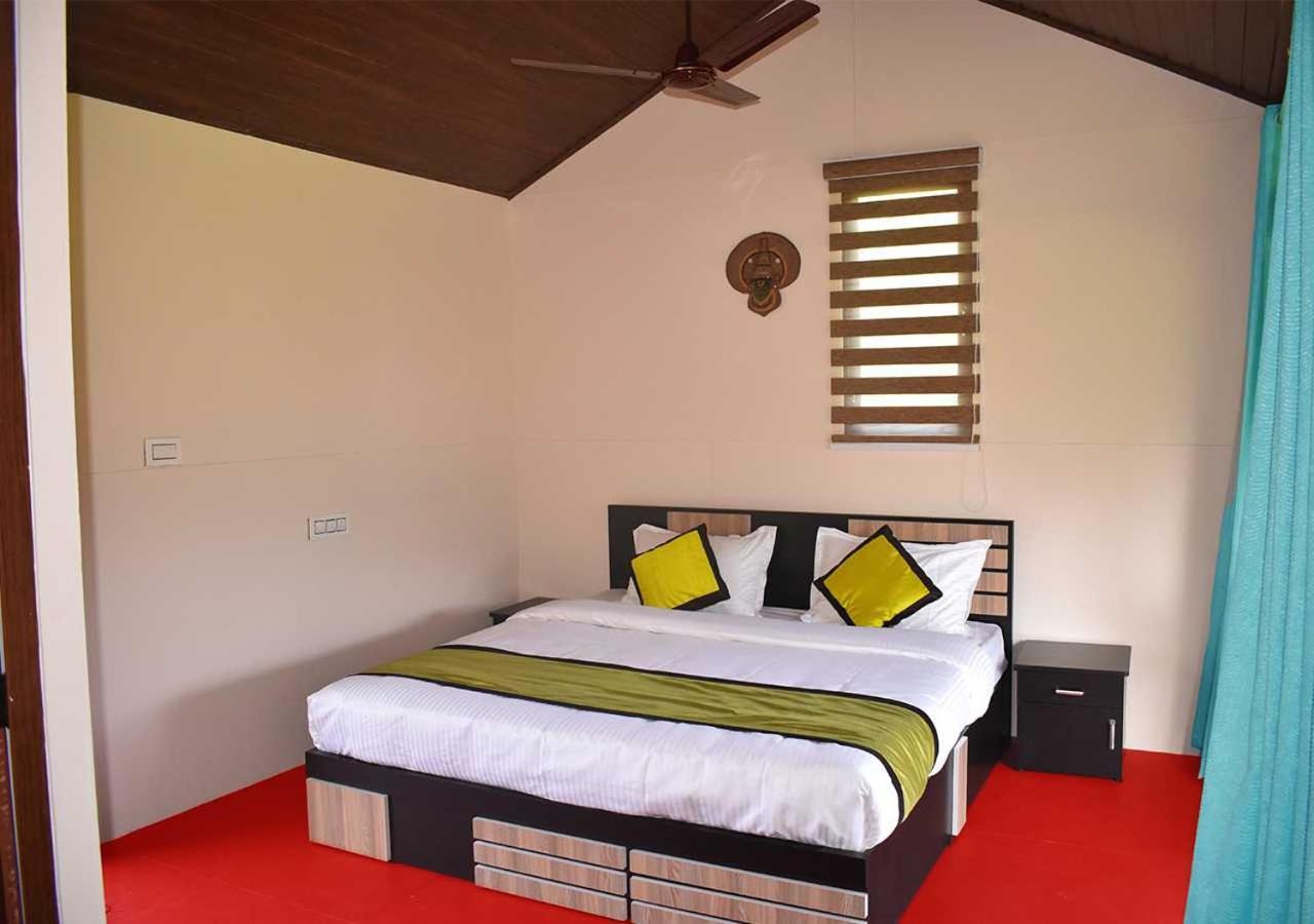 Koomankolly Resort Thirunelly Extérieur photo