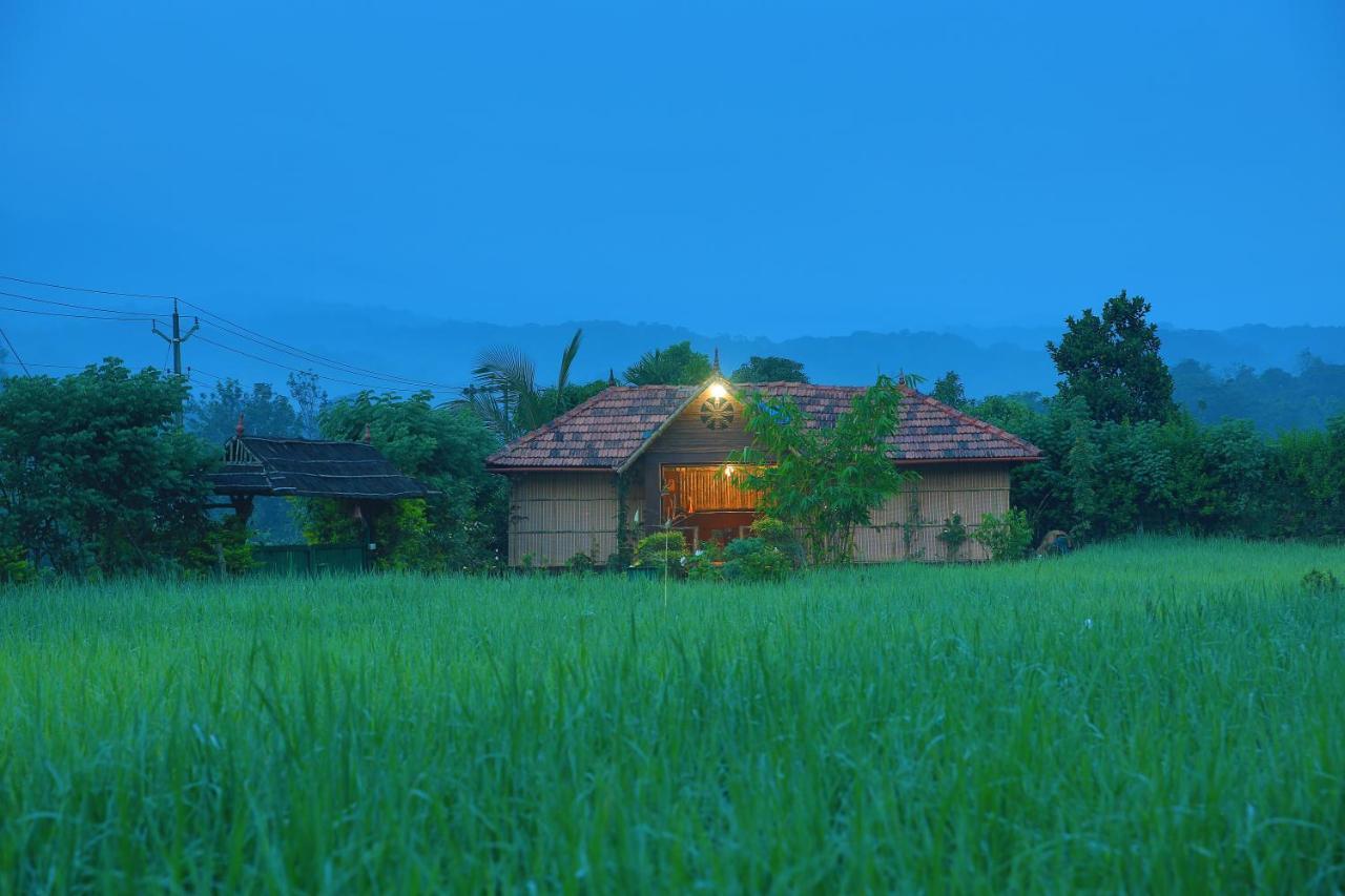 Koomankolly Resort Thirunelly Extérieur photo